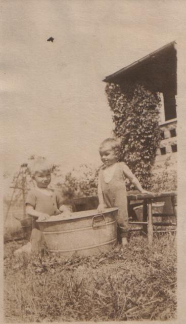 Louis and Raymond Becigneul 1921